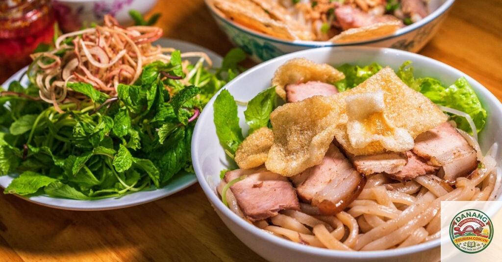 cao lầu đà nẵng
