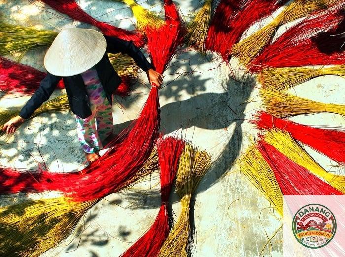làng chiếu cẩm nê