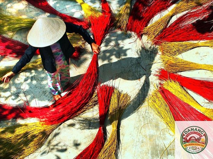 làng chiếu cẩm nê
