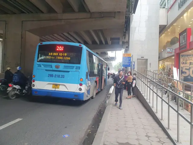 bến xe buýt cầu giấy