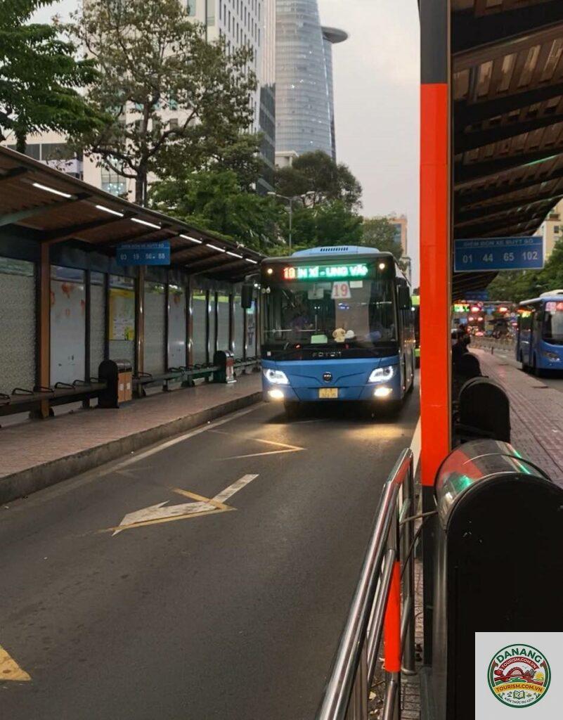 bến xe buýt chợ bến thành