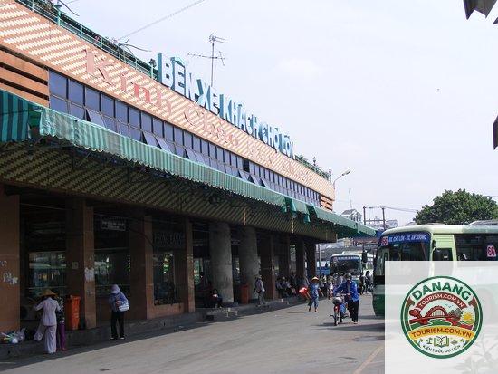 bến xe buýt chợ lớn
