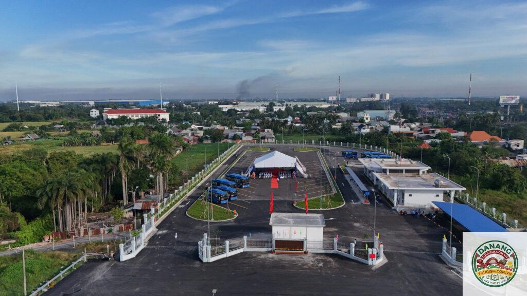 bến xe buýt hóc môn
