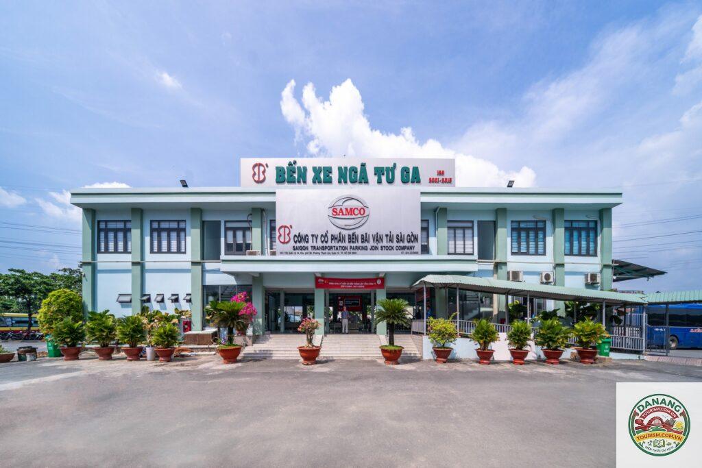 bến xe ngã tư ga