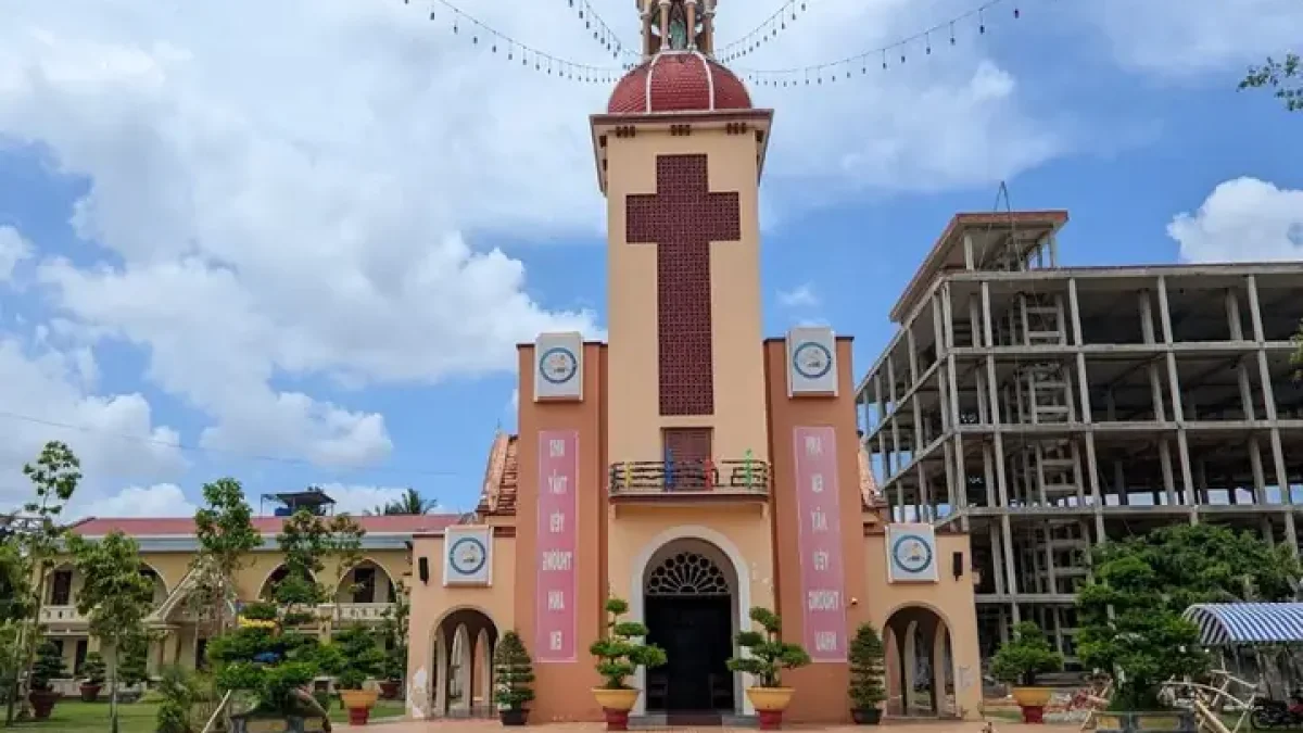 nhà thờ nổi tiếng Bến Tre - Image 2