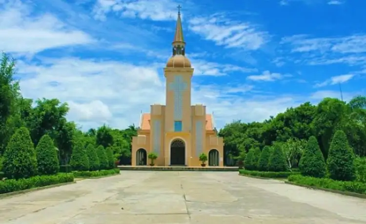 nhà thờ nổi tiếng Bến Tre - Image 5